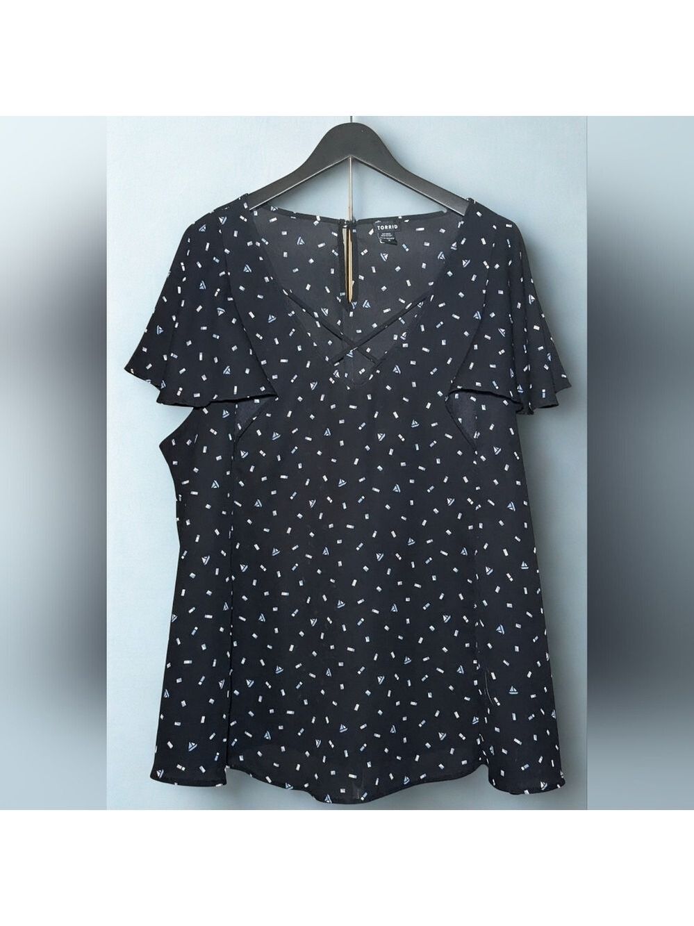 Torrid Black Confetti Print V Neck Blouse Size 3